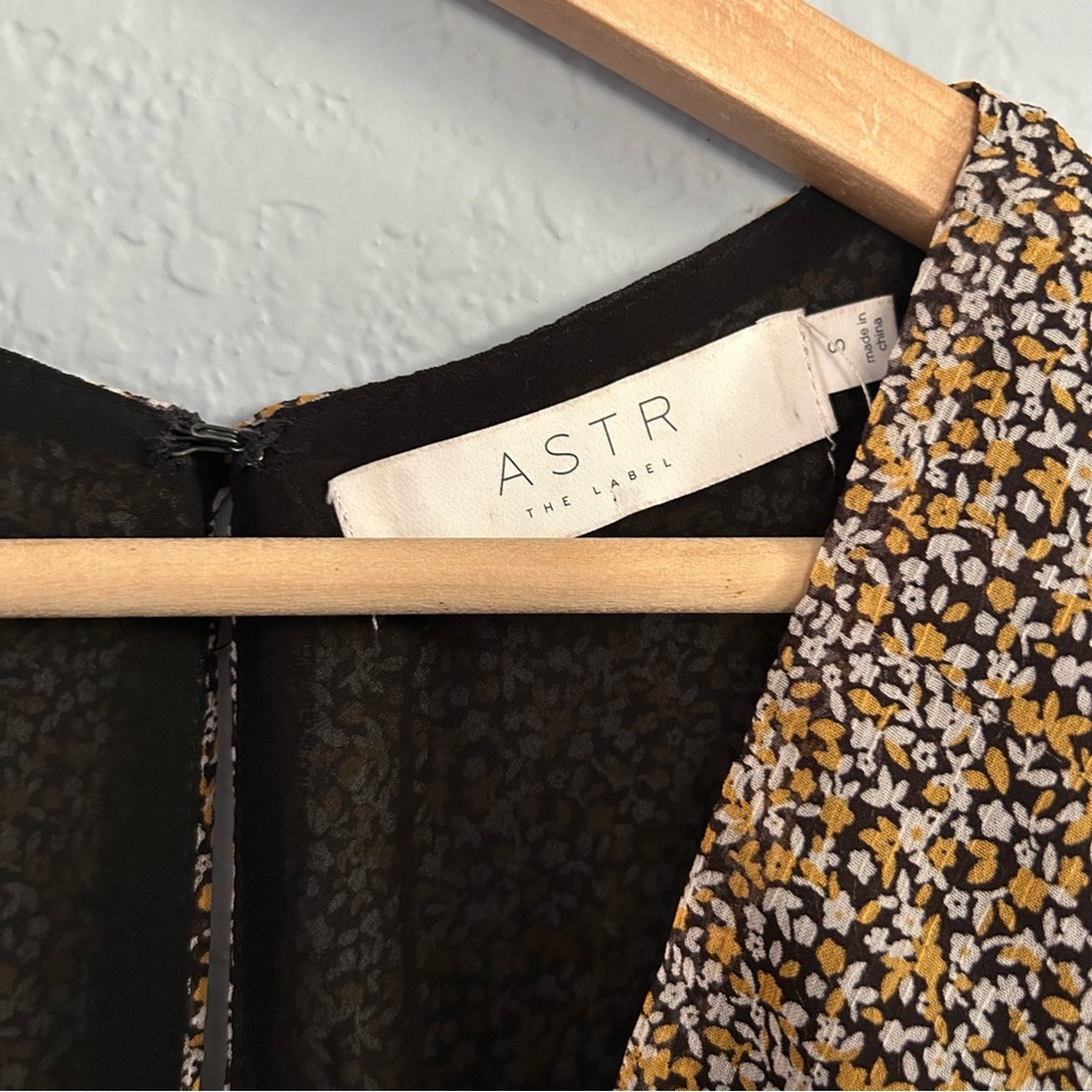 ASTR the Label Ruched Mini Dress - Picture 9 of 10
